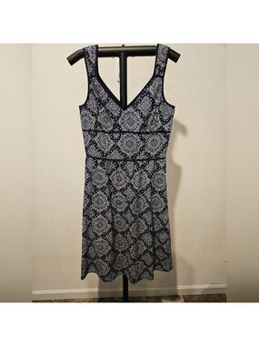 ANN TAYLOR LOFT BLUE & WHITE PAISLEY FIT & FLARE SLEEVELESS MIDI DRESS SIZE 6